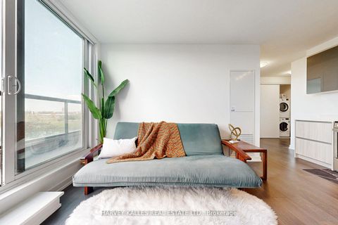 Photo 9 at 703 - 3100 Keele Street, CFB, Toronto