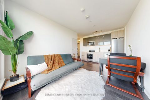 Photo 11 at 703 - 3100 Keele Street, CFB, Toronto