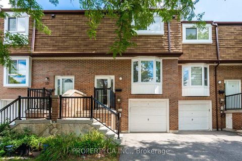 Photo 1 at 23 - 40 Castle Rock Drive, North Richvale, Richmond Hill