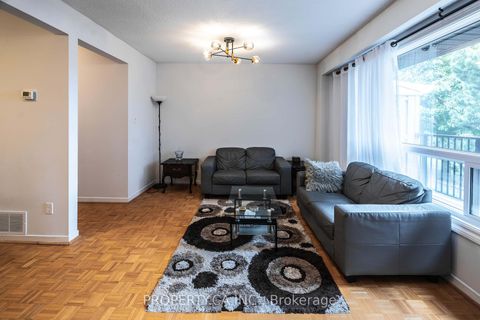 Photo 11 at 23 - 40 Castle Rock Drive, North Richvale, Richmond Hill