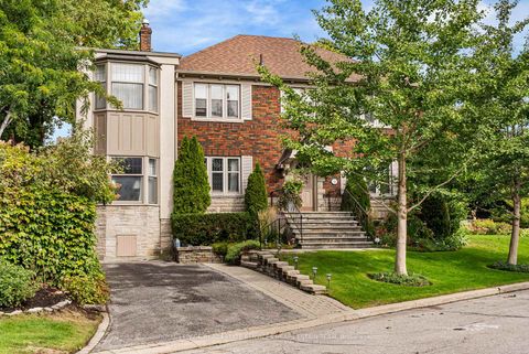 Photo 0 at 70 Bessborough Drive, Leaside, Toronto