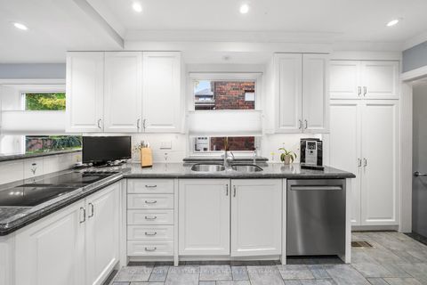 Photo 14 at 70 Bessborough Drive, Leaside, Toronto