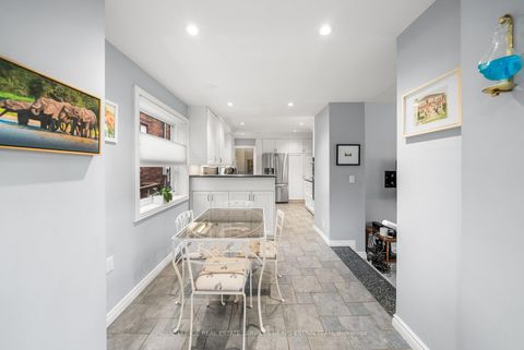 Photo 17 at 70 Bessborough Drive, Leaside, Toronto