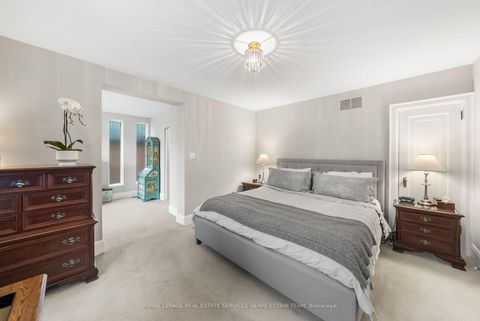 Photo 24 at 70 Bessborough Drive, Leaside, Toronto