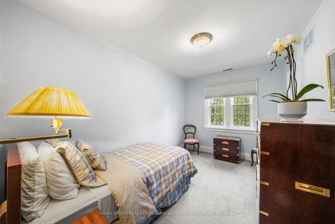 Photo 32 at 70 Bessborough Drive, Leaside, Toronto