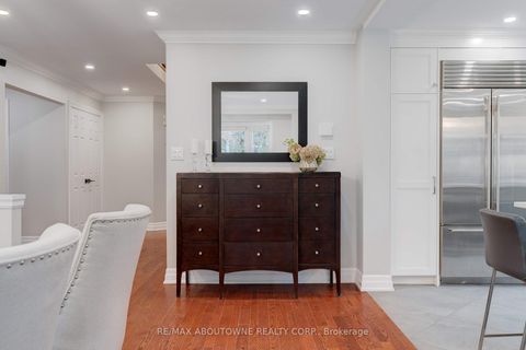 Photo 13 at 1586 Heritage Way, GA Glen Abbey, Oakville