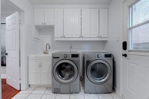 Photo 21 at 1586 Heritage Way, GA Glen Abbey, Oakville