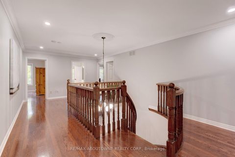 Photo 23 at 1586 Heritage Way, GA Glen Abbey, Oakville