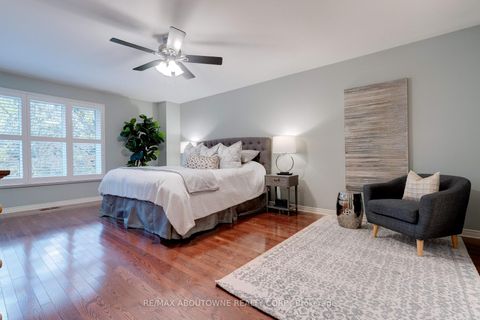 Photo 25 at 1586 Heritage Way, GA Glen Abbey, Oakville