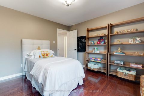 Photo 33 at 1586 Heritage Way, GA Glen Abbey, Oakville