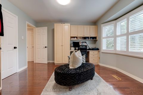 Photo 37 at 1586 Heritage Way, GA Glen Abbey, Oakville