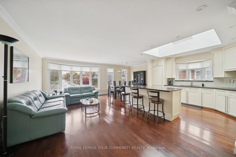 Photo 4 at 402 Palmer Avenue, Harding, Richmond Hill