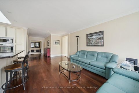 Photo 5 at 402 Palmer Avenue, Harding, Richmond Hill