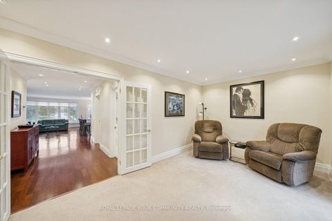 Photo 14 at 402 Palmer Avenue, Harding, Richmond Hill