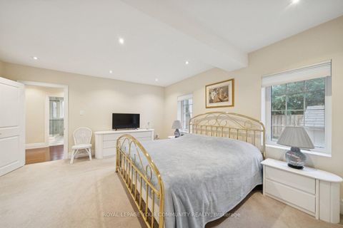 Photo 17 at 402 Palmer Avenue, Harding, Richmond Hill