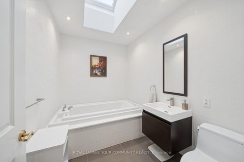 Photo 19 at 402 Palmer Avenue, Harding, Richmond Hill