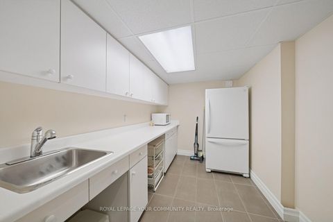 Photo 24 at 402 Palmer Avenue, Harding, Richmond Hill