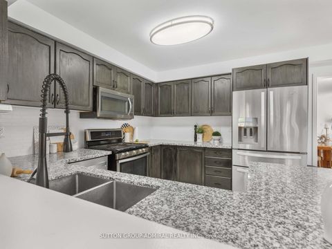 Photo 12 at 185 Foxfield Crescent, Patterson, Vaughan