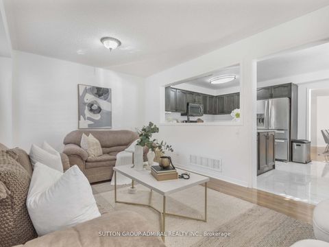 Photo 13 at 185 Foxfield Crescent, Patterson, Vaughan