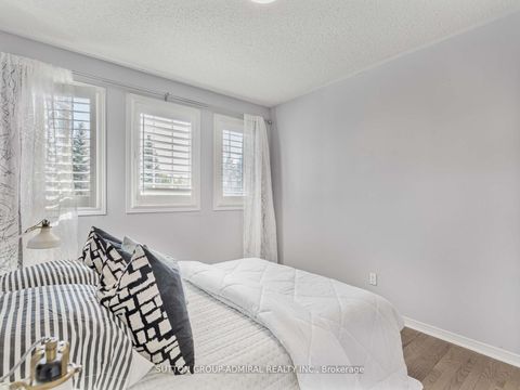 Photo 25 at 185 Foxfield Crescent, Patterson, Vaughan