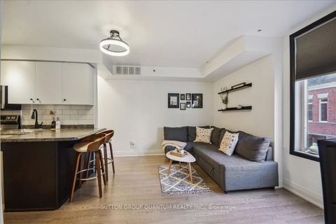 Photo 4 at 378 - 415 Jarvis Street, South St. James Town, Toronto