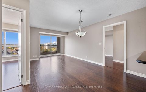 Photo 5 at 928 - 18 Harding Boulevard, Harding, Richmond Hill