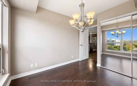 Photo 12 at 928 - 18 Harding Boulevard, Harding, Richmond Hill