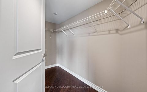 Photo 14 at 928 - 18 Harding Boulevard, Harding, Richmond Hill