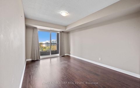 Photo 15 at 928 - 18 Harding Boulevard, Harding, Richmond Hill