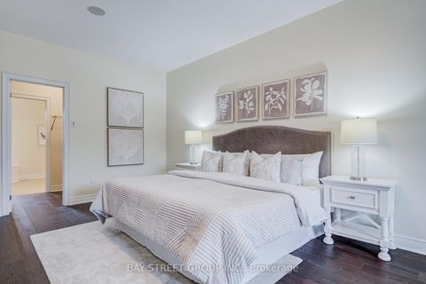 Photo 35 at 51 Lobo Mews, City Centre West, Toronto