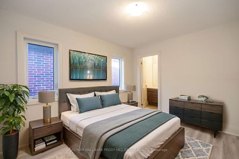 Photo 11 at 176 Durham Avenue, Rural Barrie Southeast, Barrie