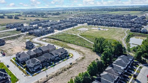 Photo 15 at 176 Durham Avenue, Rural Barrie Southeast, Barrie