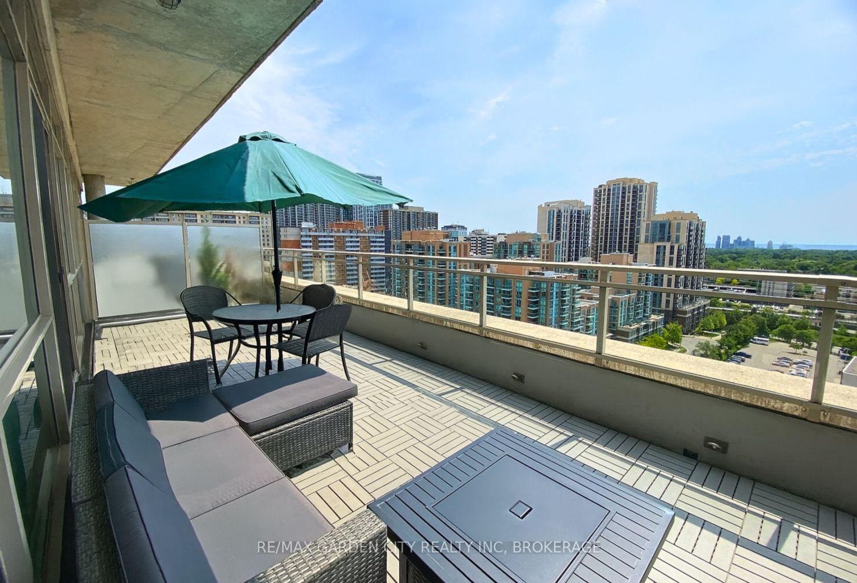 1402/PH2 - 5101 Dundas Street W, City Centre West, Toronto photo number 2