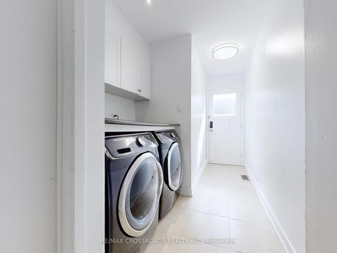 Photo 17 at 49 King Louis Crescent, L'Amoreaux, Toronto