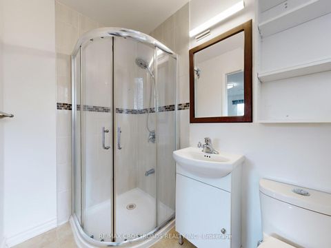 Photo 21 at 49 King Louis Crescent, L'Amoreaux, Toronto