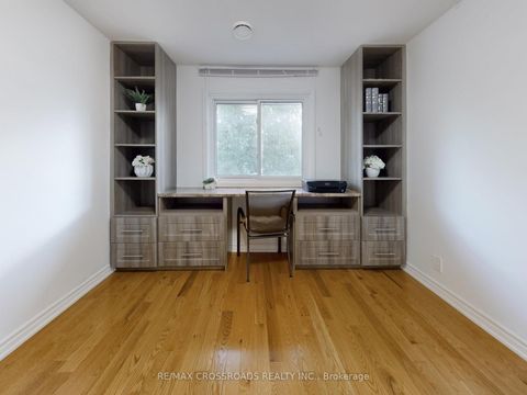 Photo 26 at 49 King Louis Crescent, L'Amoreaux, Toronto