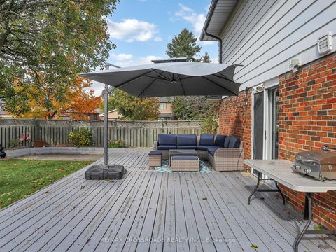 Photo 38 at 49 King Louis Crescent, L'Amoreaux, Toronto