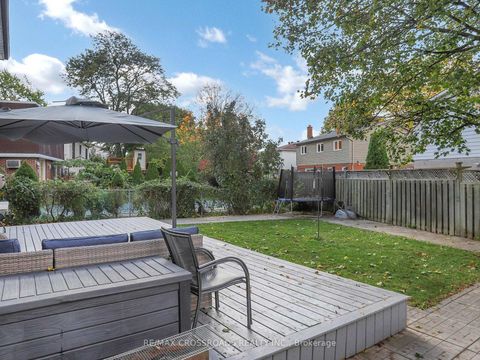 Photo 39 at 49 King Louis Crescent, L'Amoreaux, Toronto