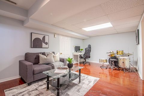 Photo 18 at 63 Holmbush Crescent, Steeles, Toronto