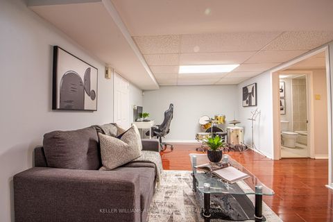 Photo 20 at 63 Holmbush Crescent, Steeles, Toronto