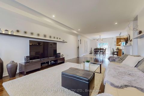 Photo 11 at 10 - 8900 Bathurst Street, Patterson, Vaughan