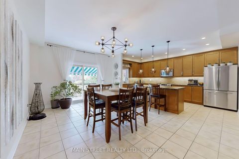 Photo 16 at 10 - 8900 Bathurst Street, Patterson, Vaughan