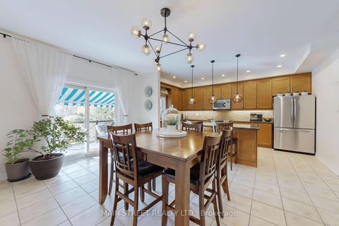 Photo 17 at 10 - 8900 Bathurst Street, Patterson, Vaughan