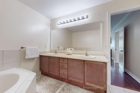 Photo 23 at 10 - 8900 Bathurst Street, Patterson, Vaughan