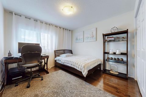 Photo 24 at 10 - 8900 Bathurst Street, Patterson, Vaughan