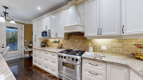 Photo 8 at 204 Maple Leaf Drive, Rustic, Toronto