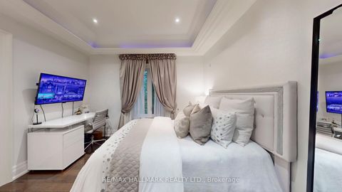 Photo 23 at 204 Maple Leaf Drive, Rustic, Toronto