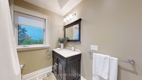 Photo 25 at 204 Maple Leaf Drive, Rustic, Toronto