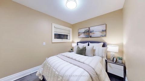 Photo 31 at 204 Maple Leaf Drive, Rustic, Toronto