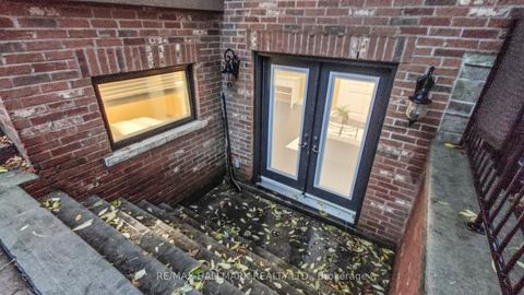 Photo 35 at 204 Maple Leaf Drive, Rustic, Toronto